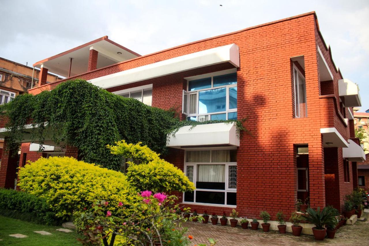 Sampada Garden 3*