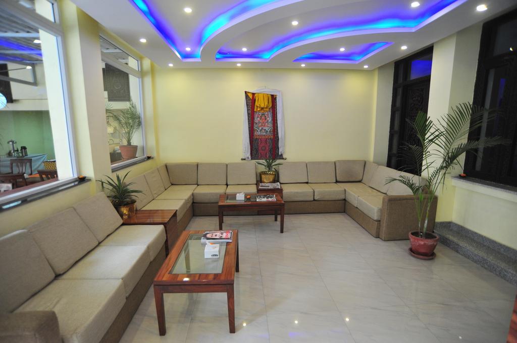 Aryatara Hotel 3*