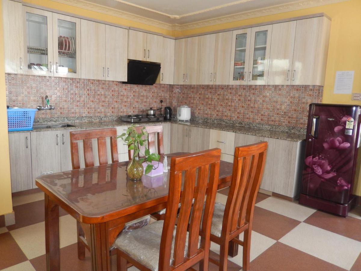 Shine Famille Francophone - Shine And Homestay Kathmandu
