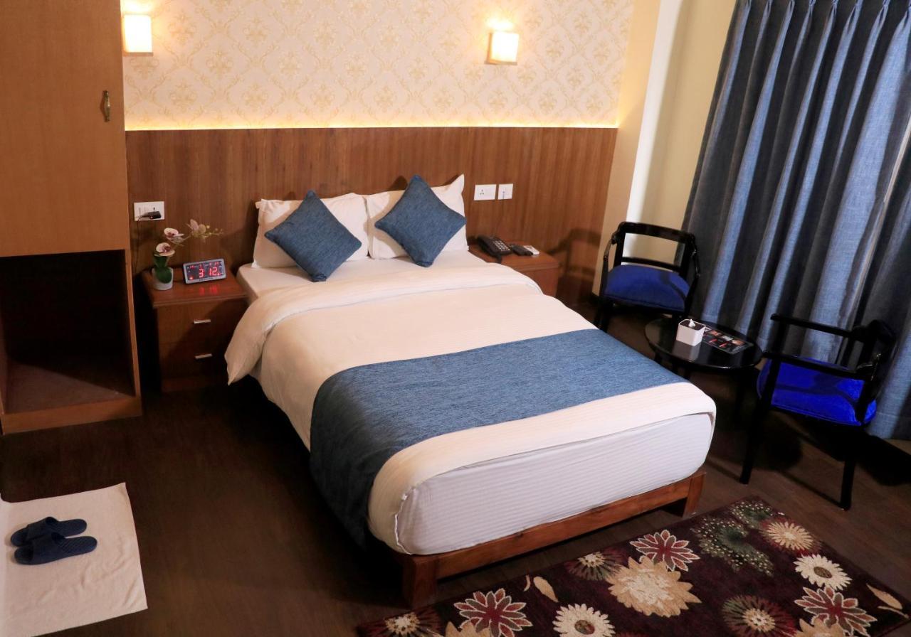 Satkar And Hotel