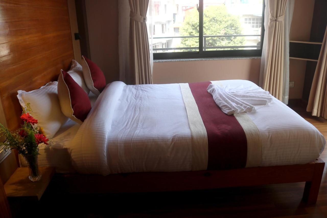 Family Ties Pvt. Ltd. Hotel *