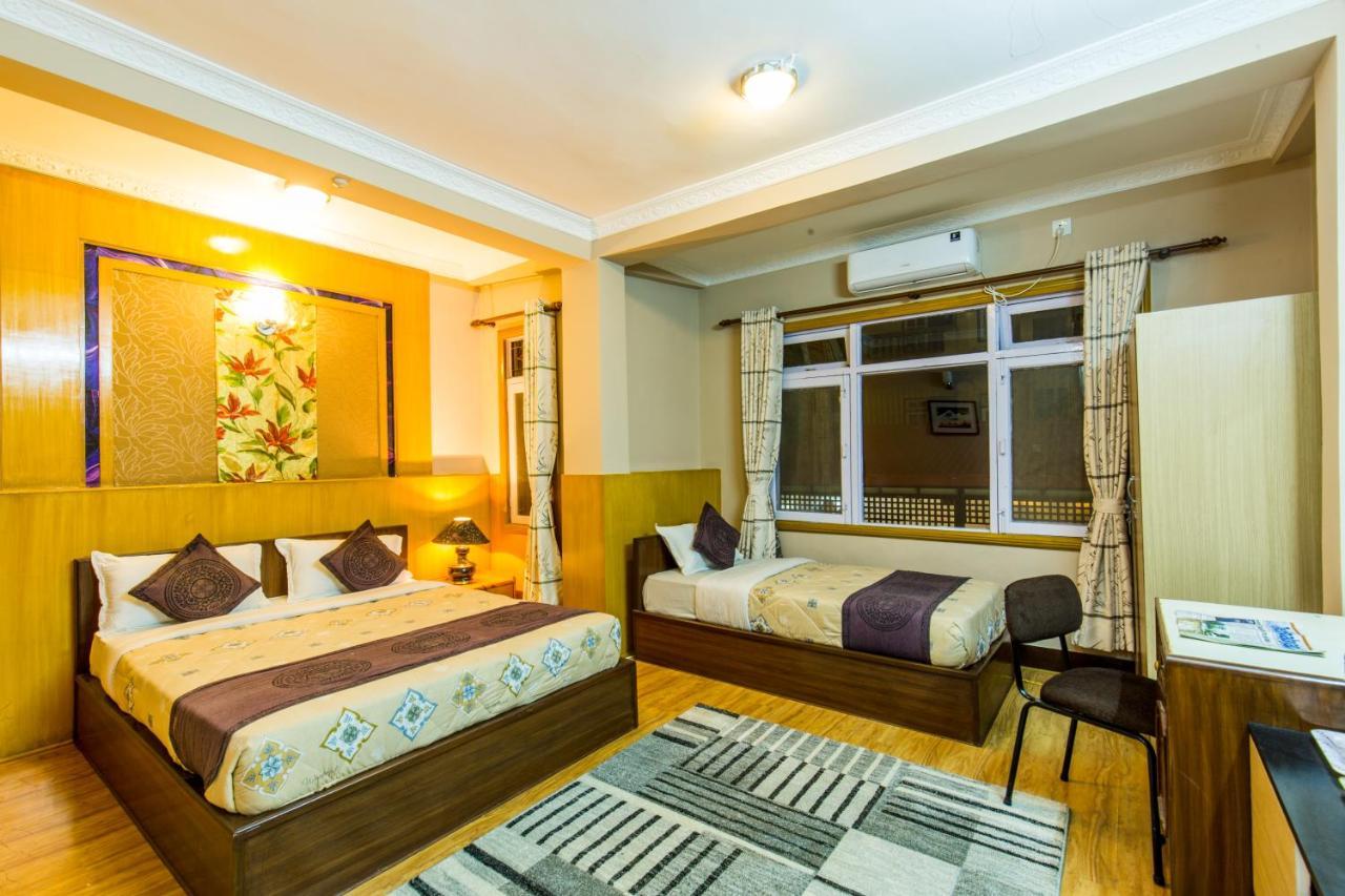 Acme Hotel 2*