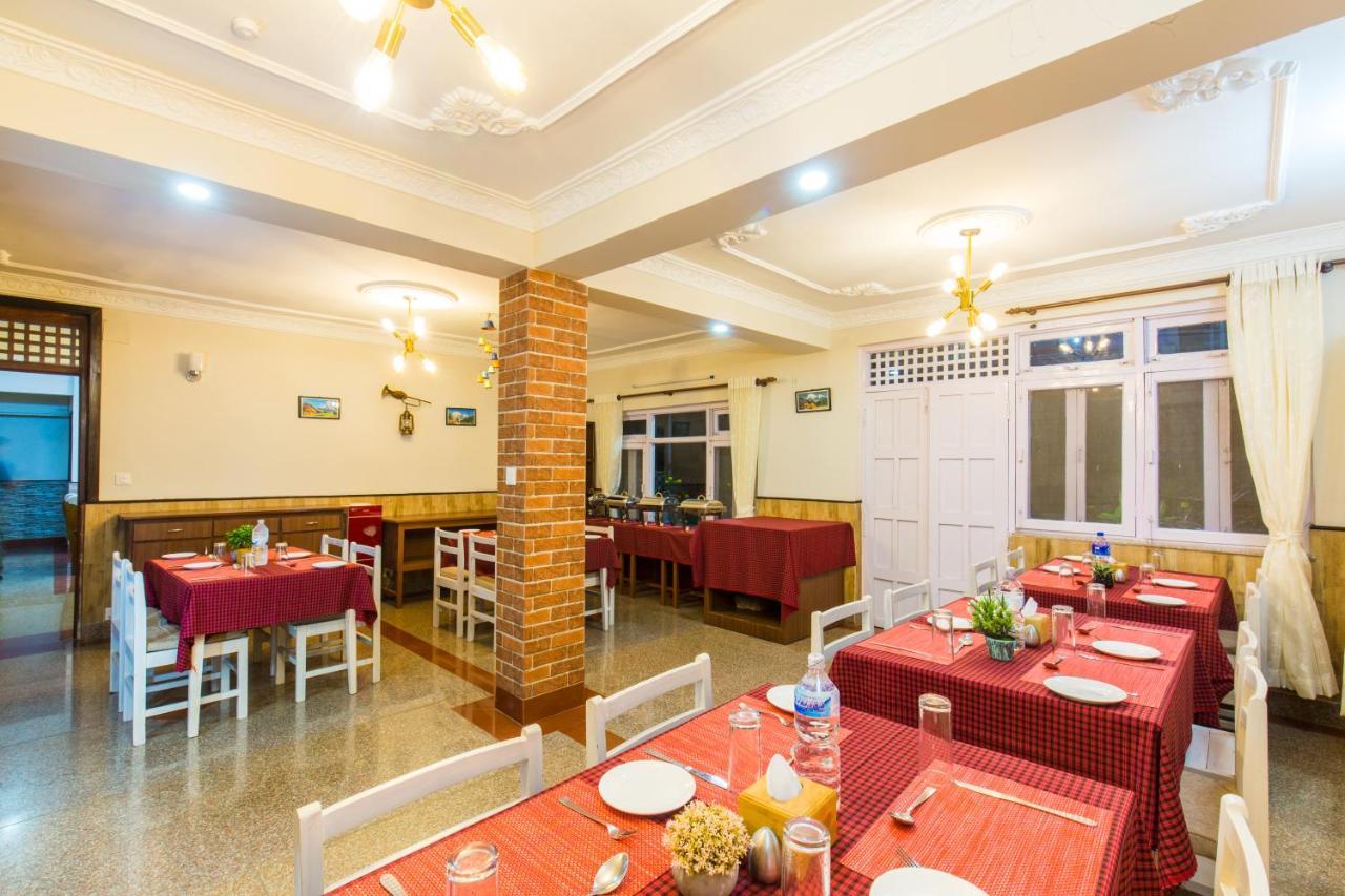 Hotel Acme 2*