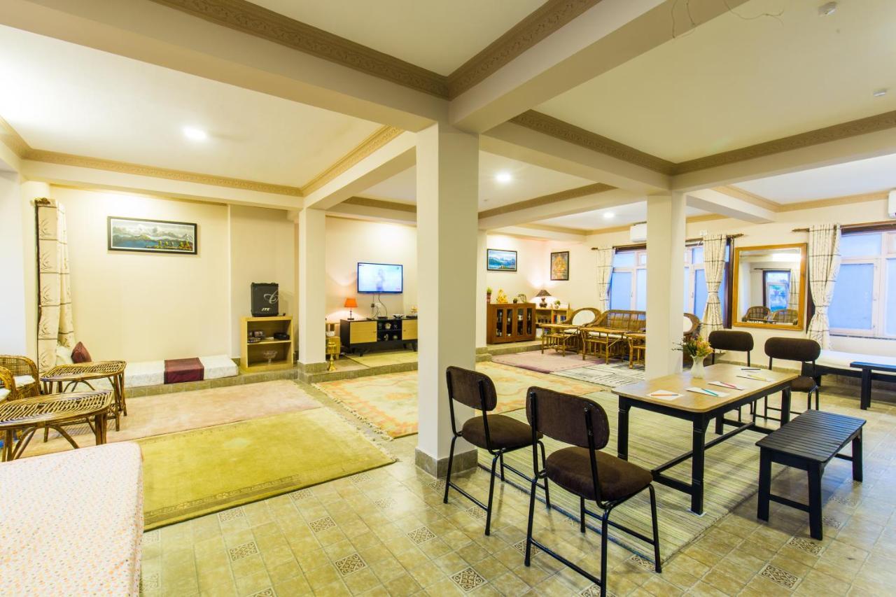 Hotel Acme