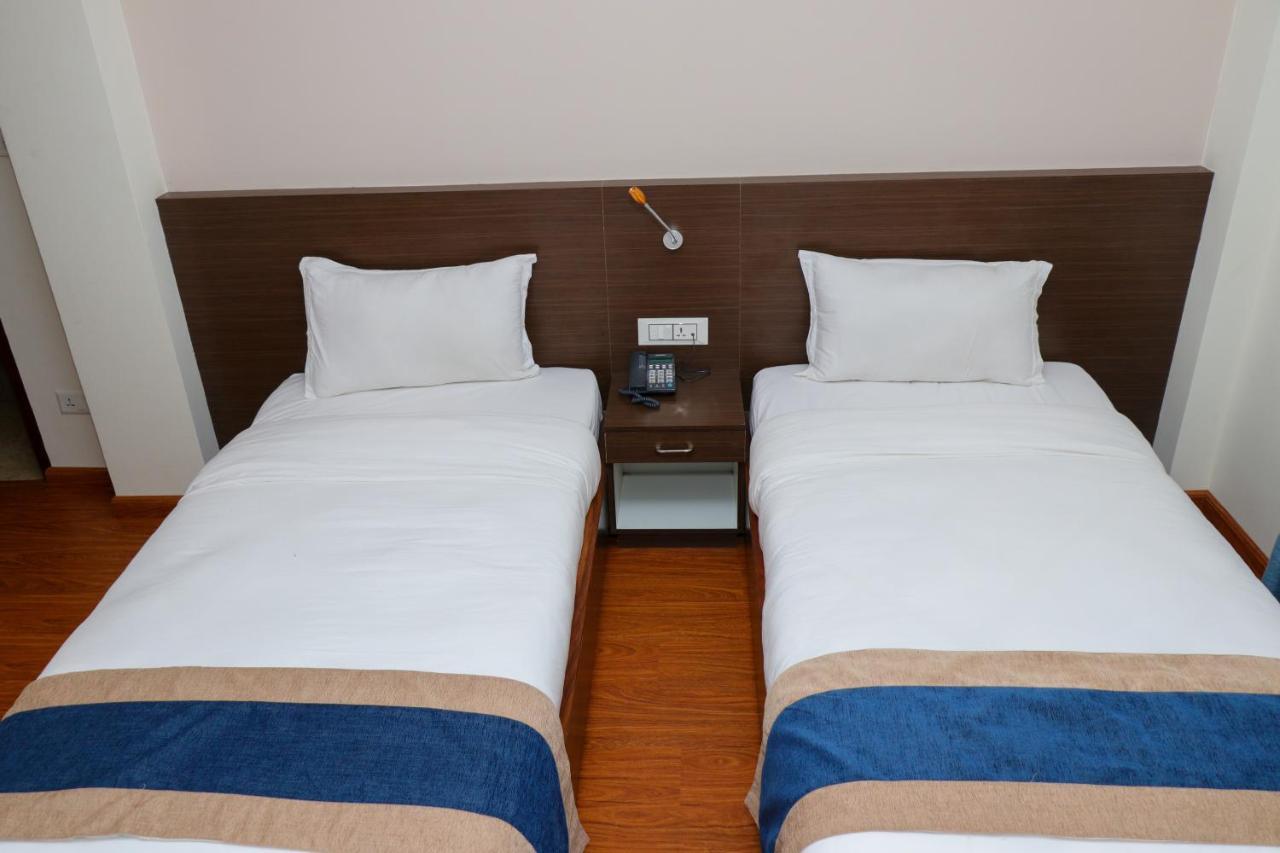 Mega & Hotel