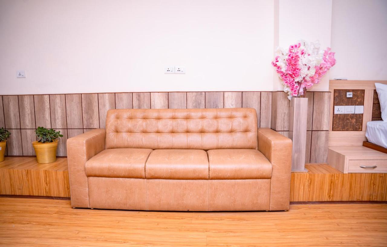 Hotel Drishya 3*