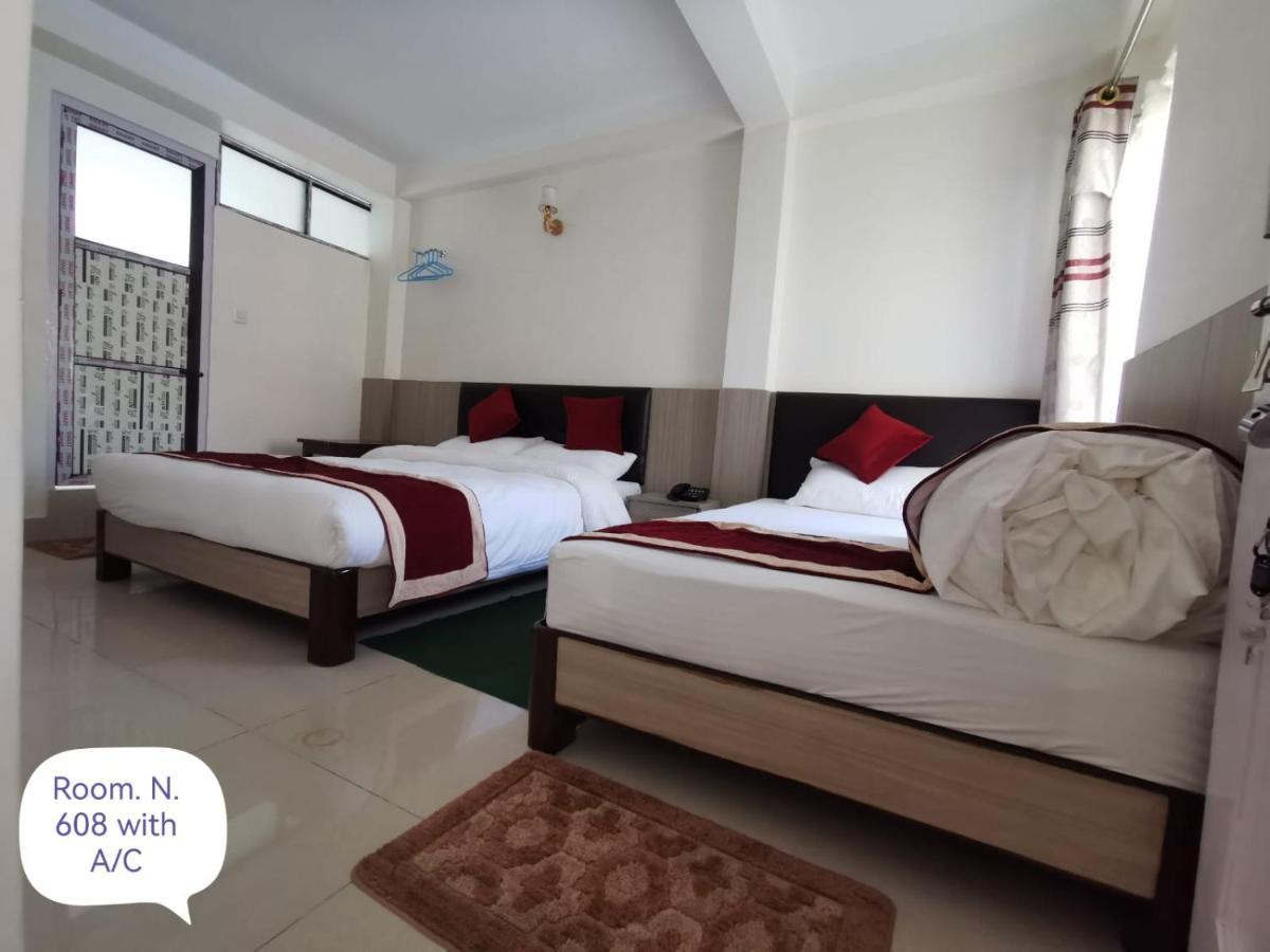Om Bramha Hotel *
