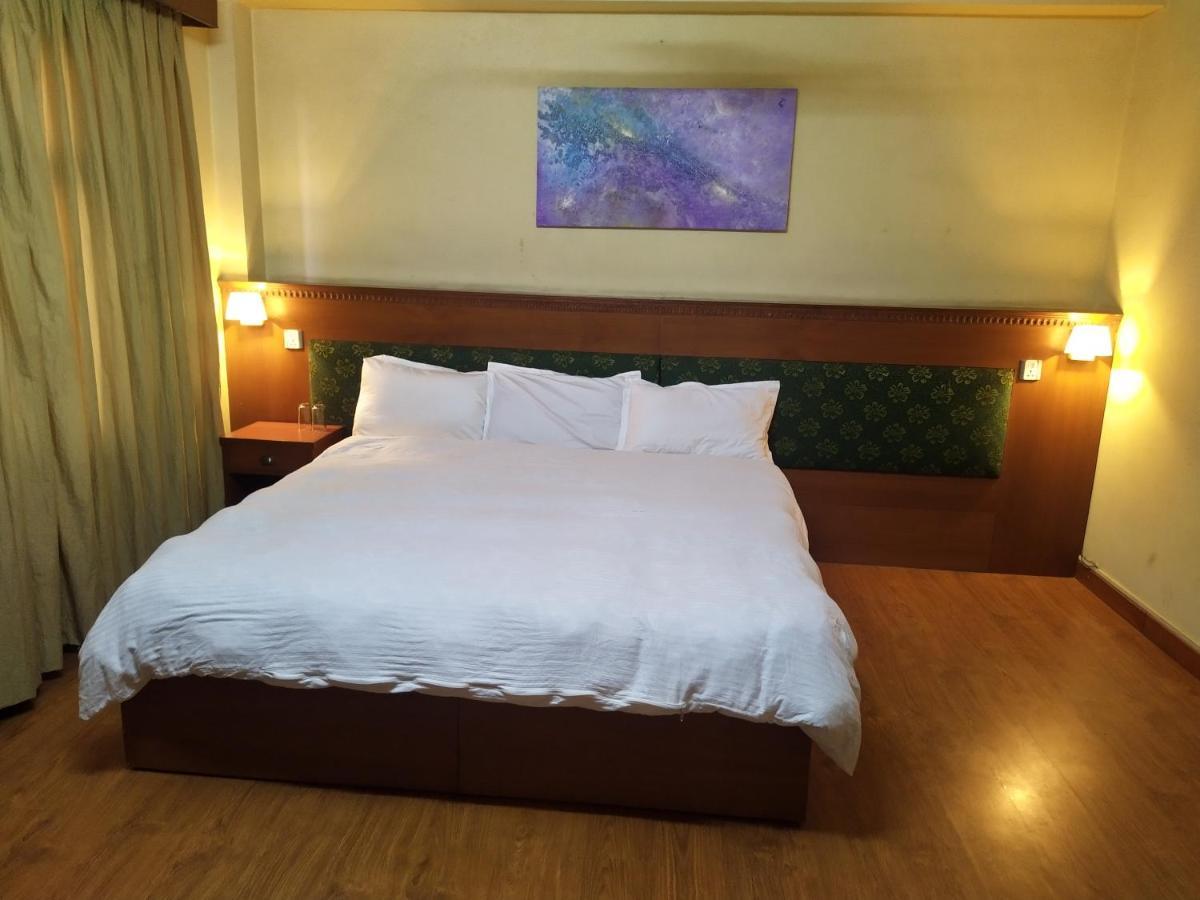 Jagat Hotel 2*