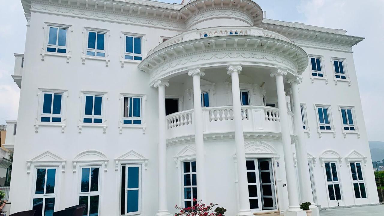 Dream Palace Hotel