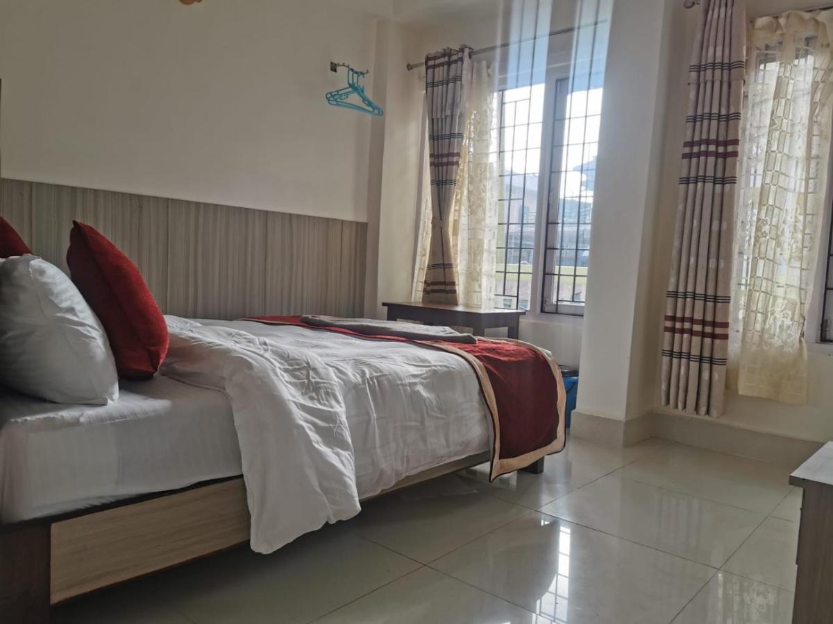 Hotel Om Bramha *