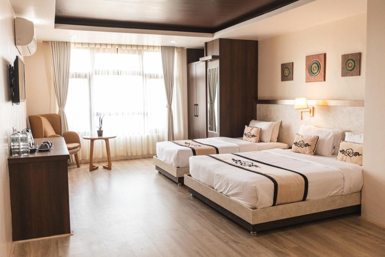 Lavie And Hotel