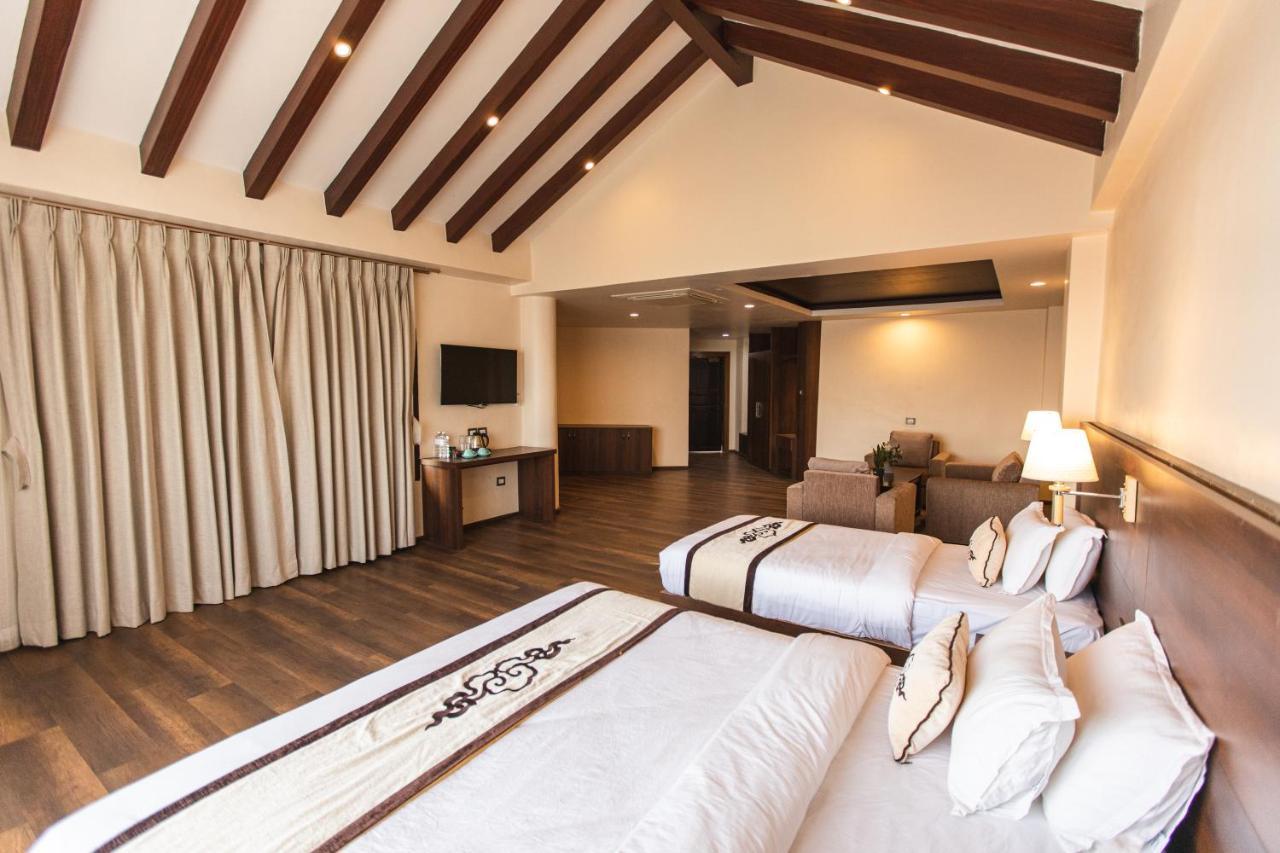 Lavie And Hotel