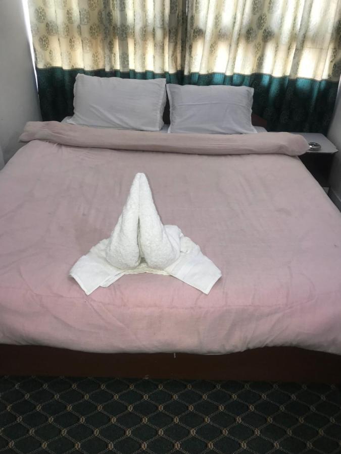 Nama Hotel *