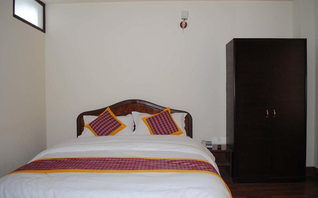 Hotel Avalon House 2*