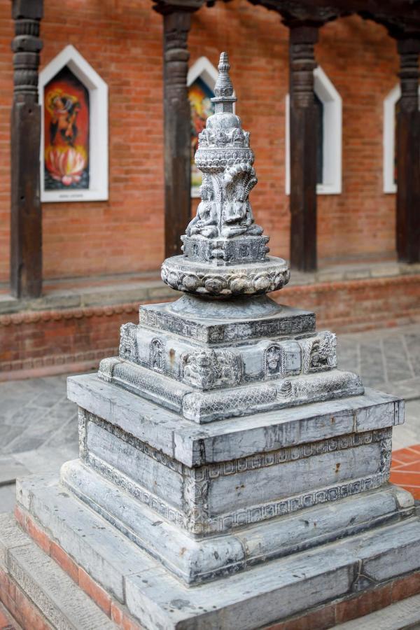 Manaslu Hotel 4*