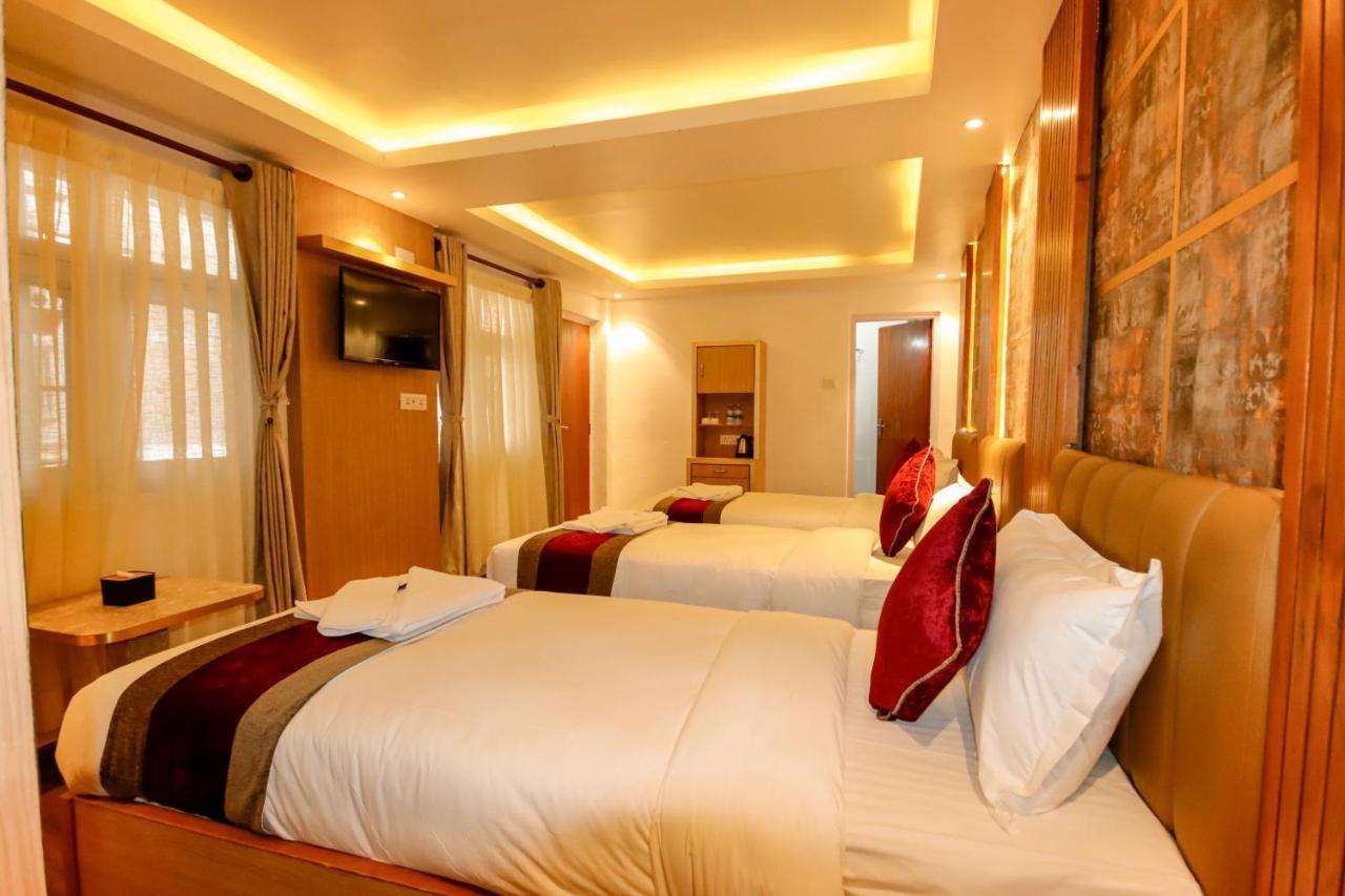 Elegant Hotel 3*