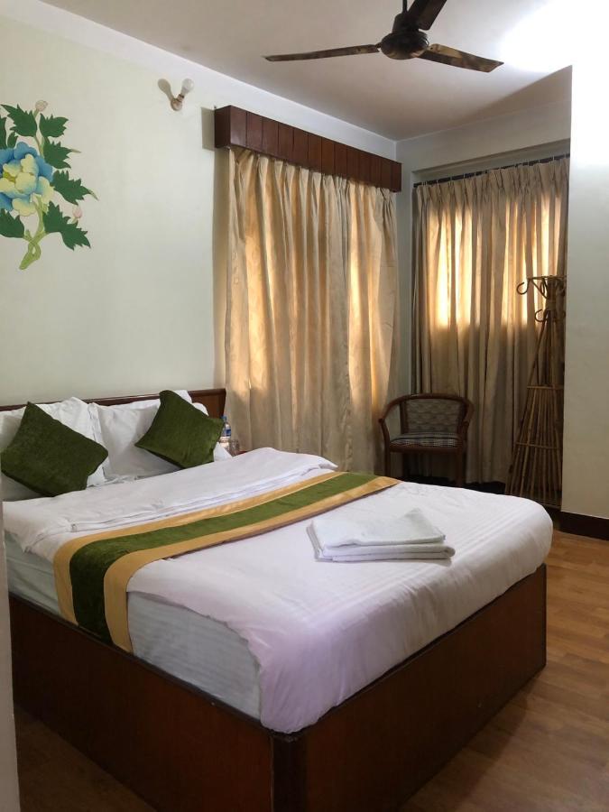 Bouddha Hotel *