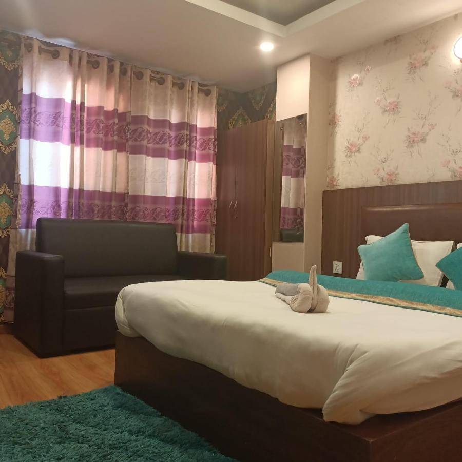 Hotel Parami *
