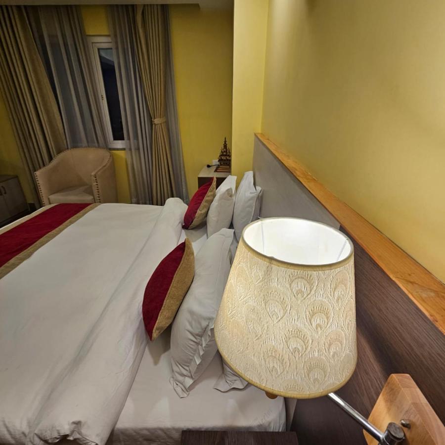 Krishna Hotel 3*