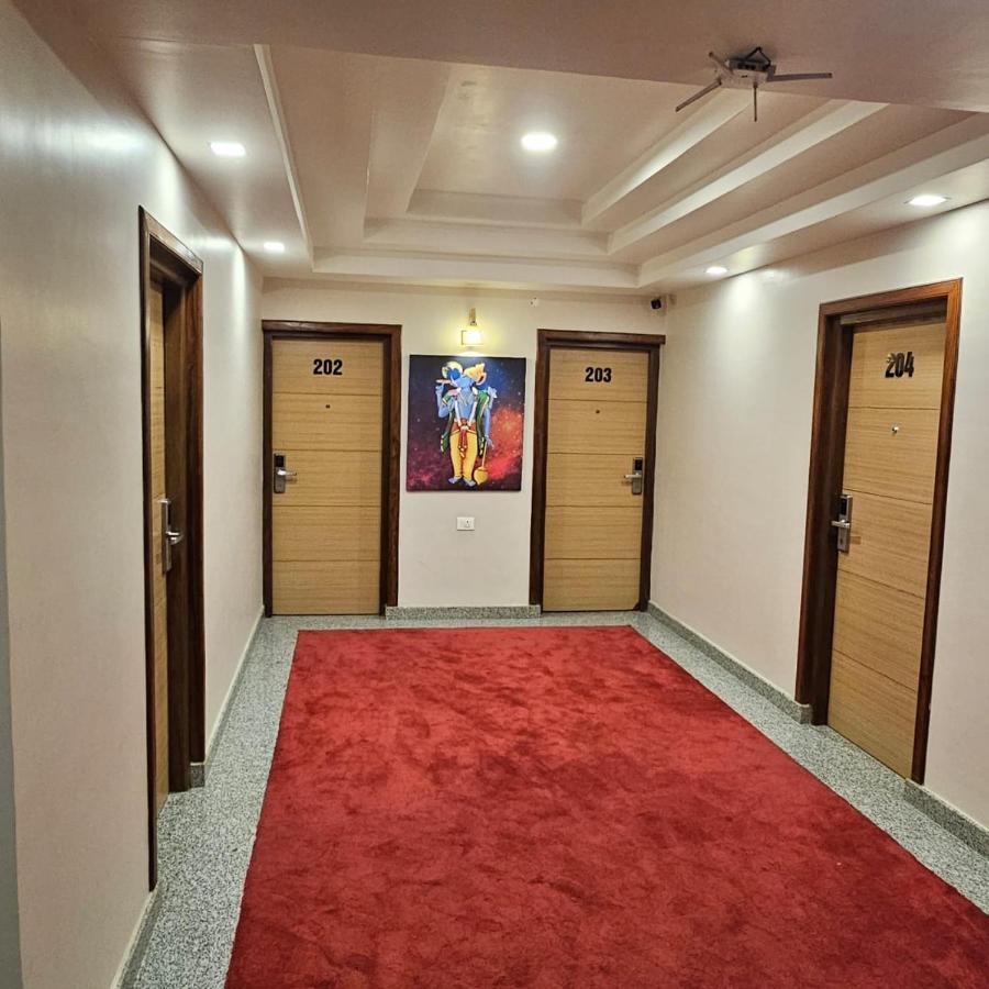 Krishna Hotel 3*
