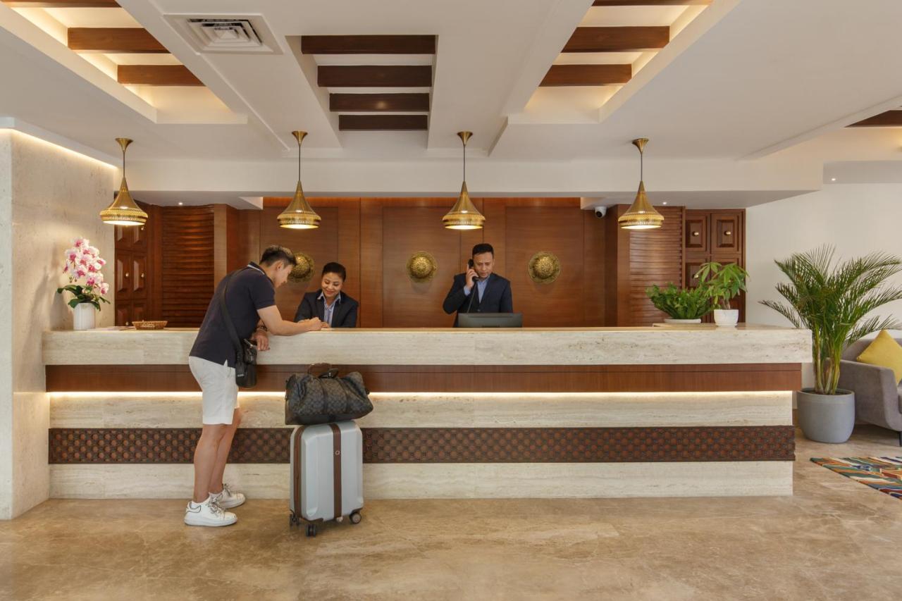 Thrive, A Tropical Courtyard 4*