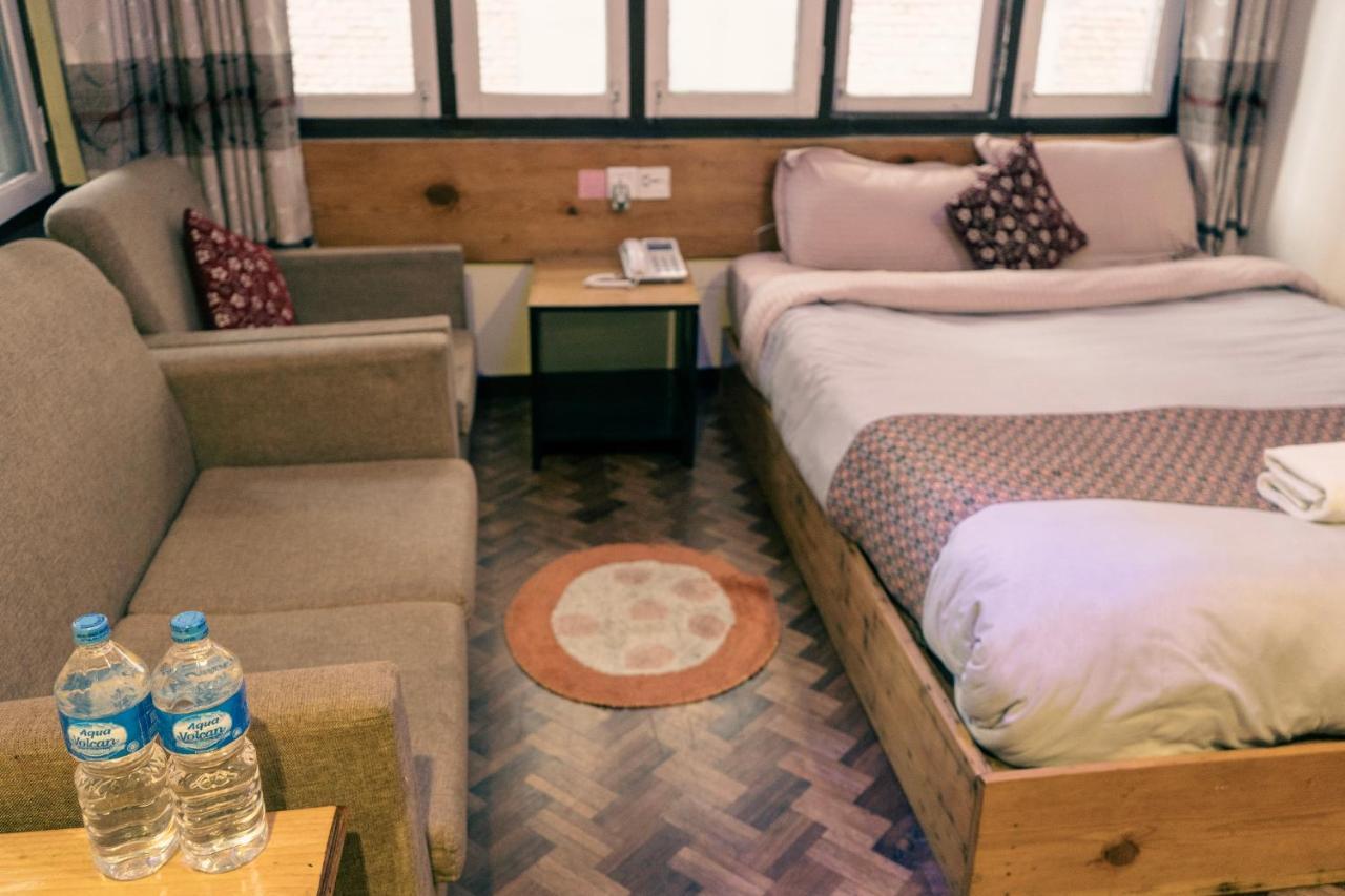 Shree Tara Hotel *