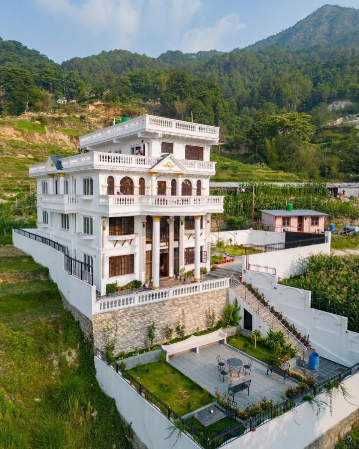 The White House 8 Bedroom With Swimming Pool Vila Kathmandu