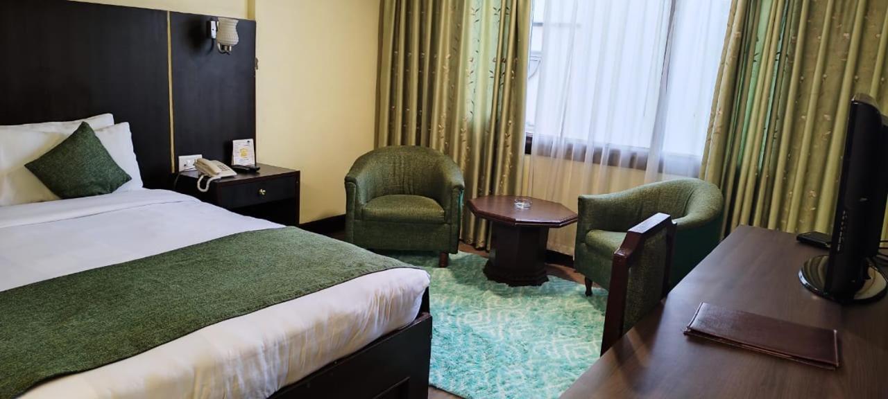 Vaishali Hotel 4*
