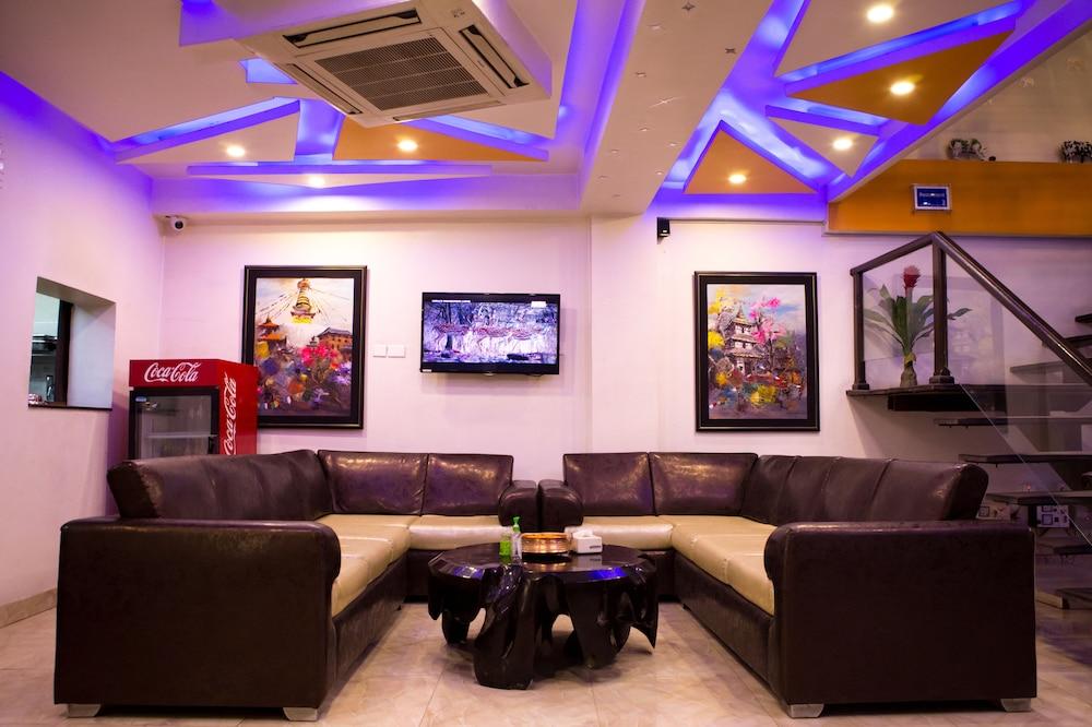 Royal Penguin Boutique & Hotel 4*
