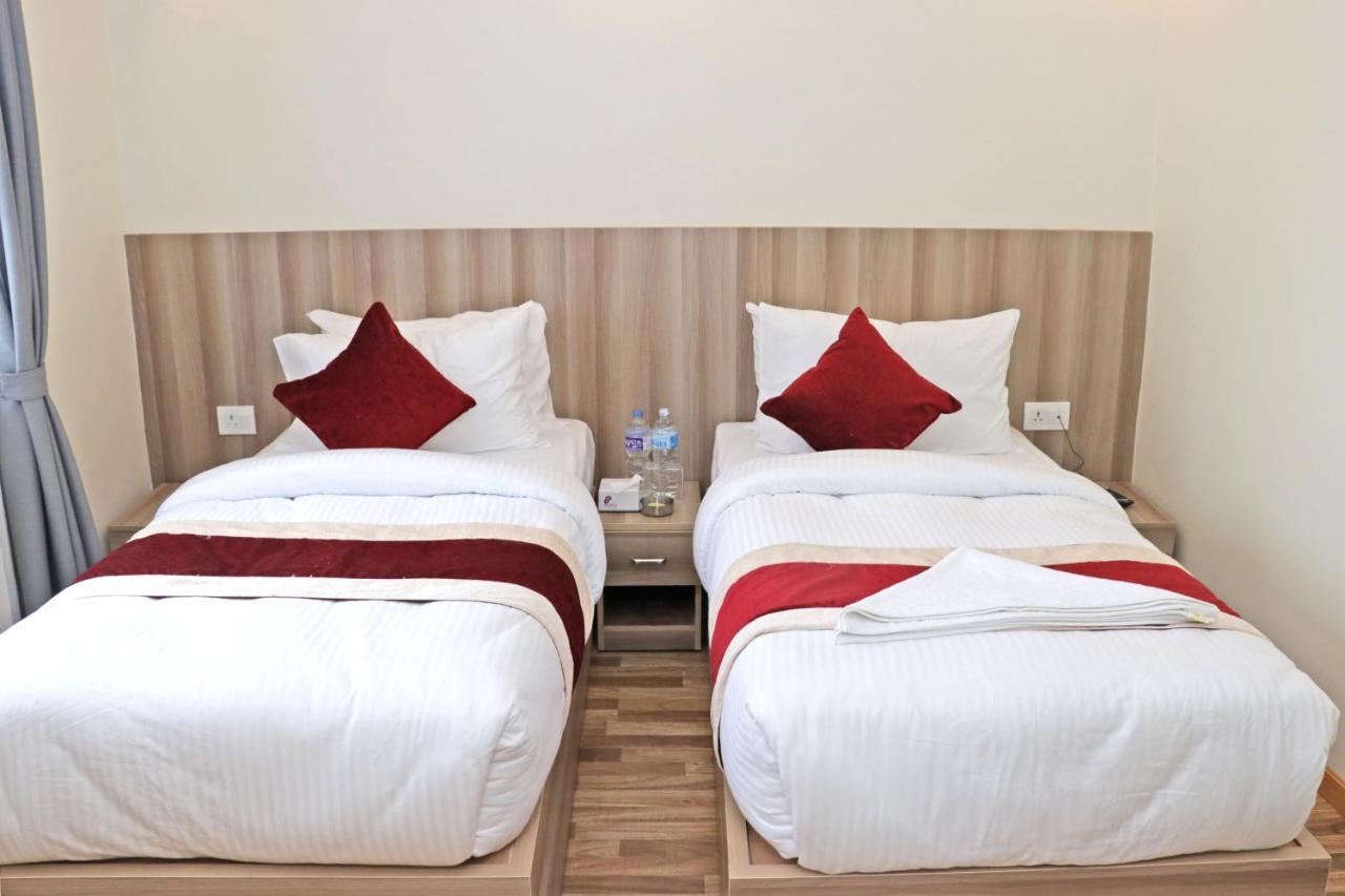 Royal Emperor Hotel 3*