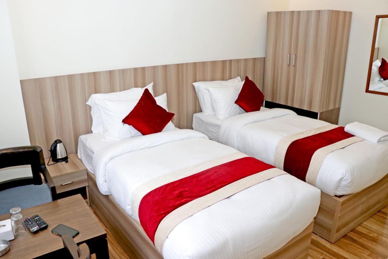 Royal Emperor Hotel 3*