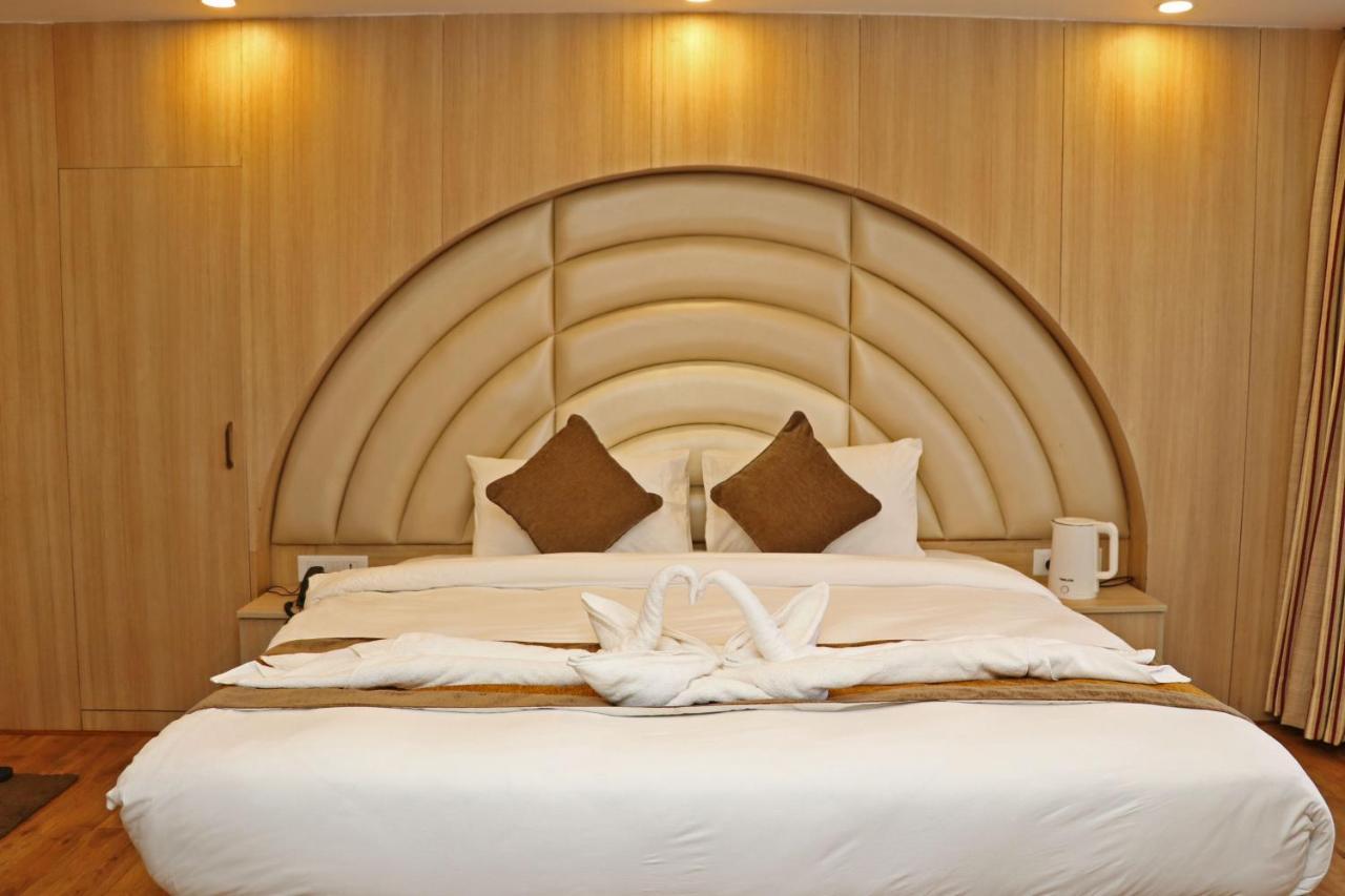 Airport Gurkha Hotel 3*