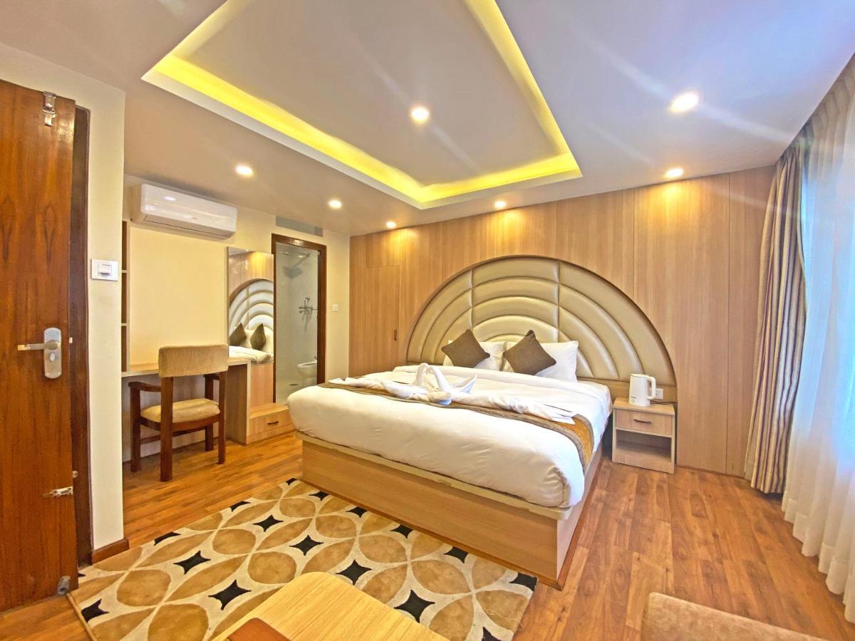 Airport Gurkha Hotel 3*