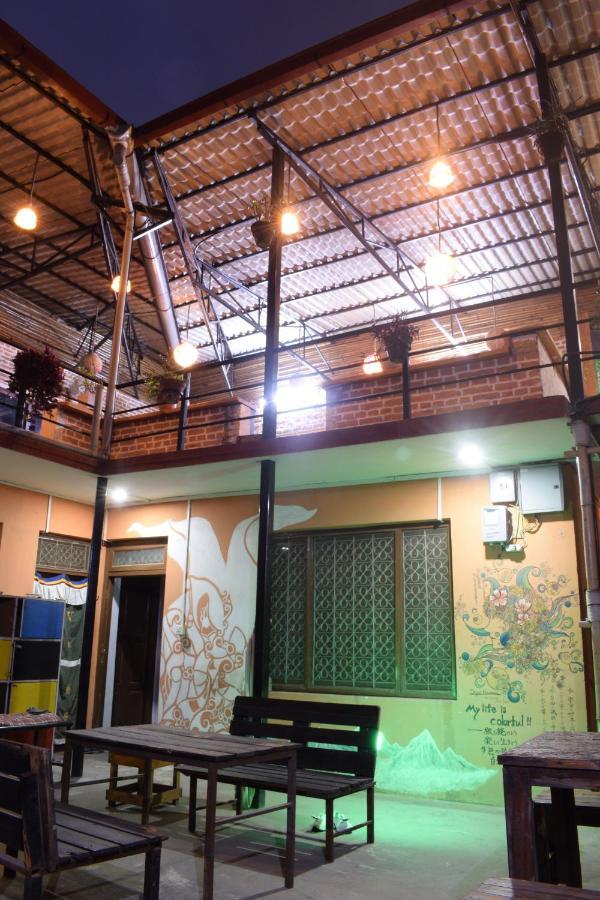 Happy Donkey Hostel *