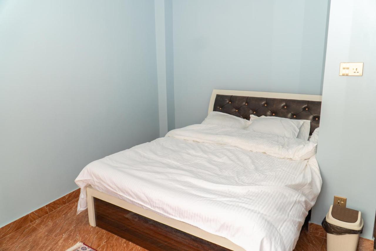 The White House 8 Bedroom With Swimming Pool Vila *