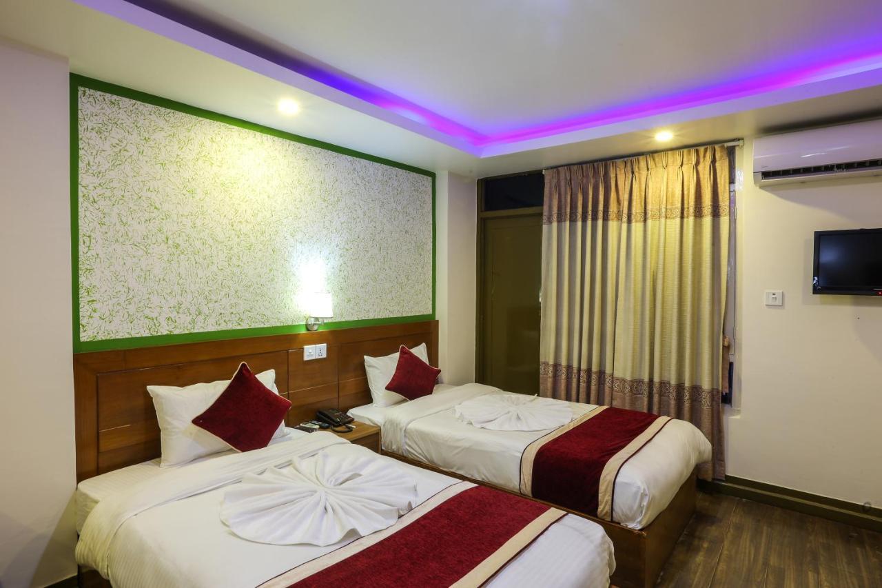 Sekai Hotel 2*