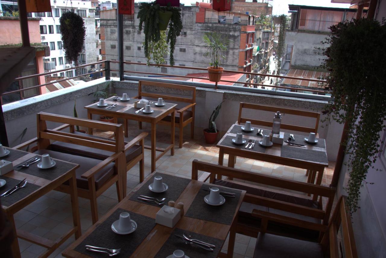 Peshal Hotel 2*