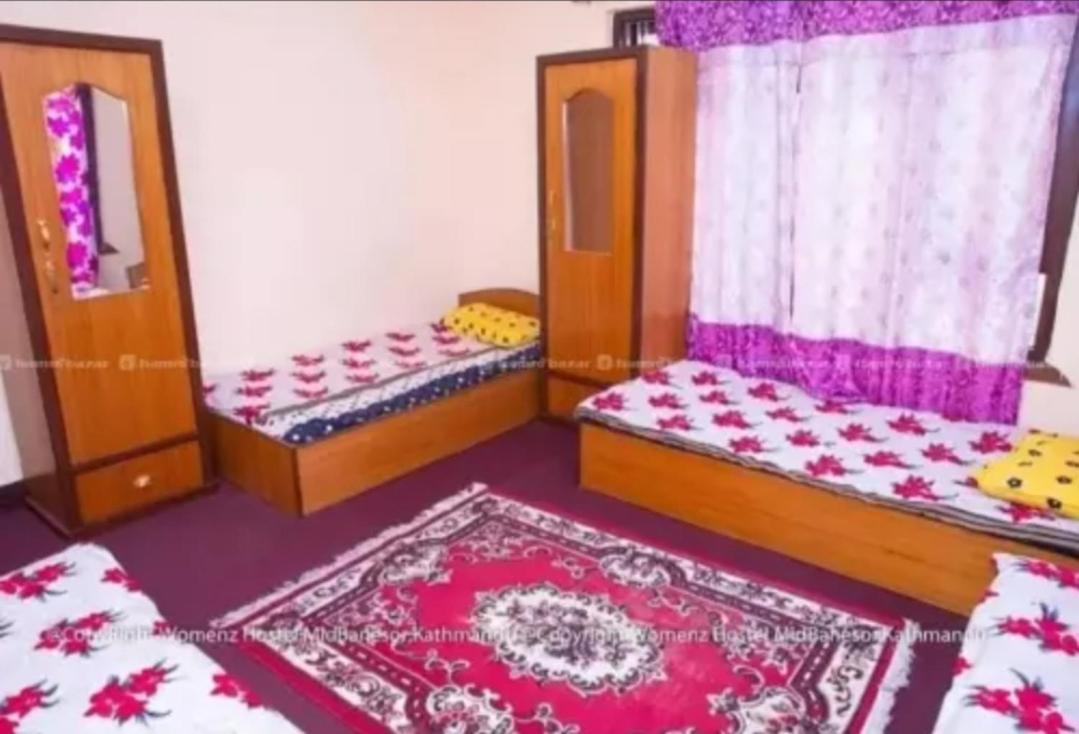 Happy Feet Girls Hostel *