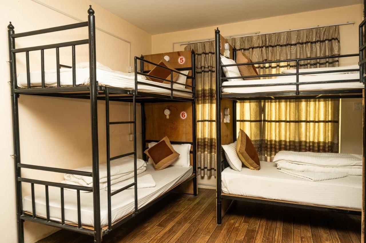 Peace Hotel *