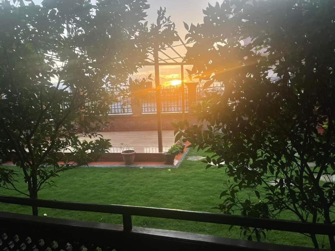 Makach House- Traditional Boutique House With Garden