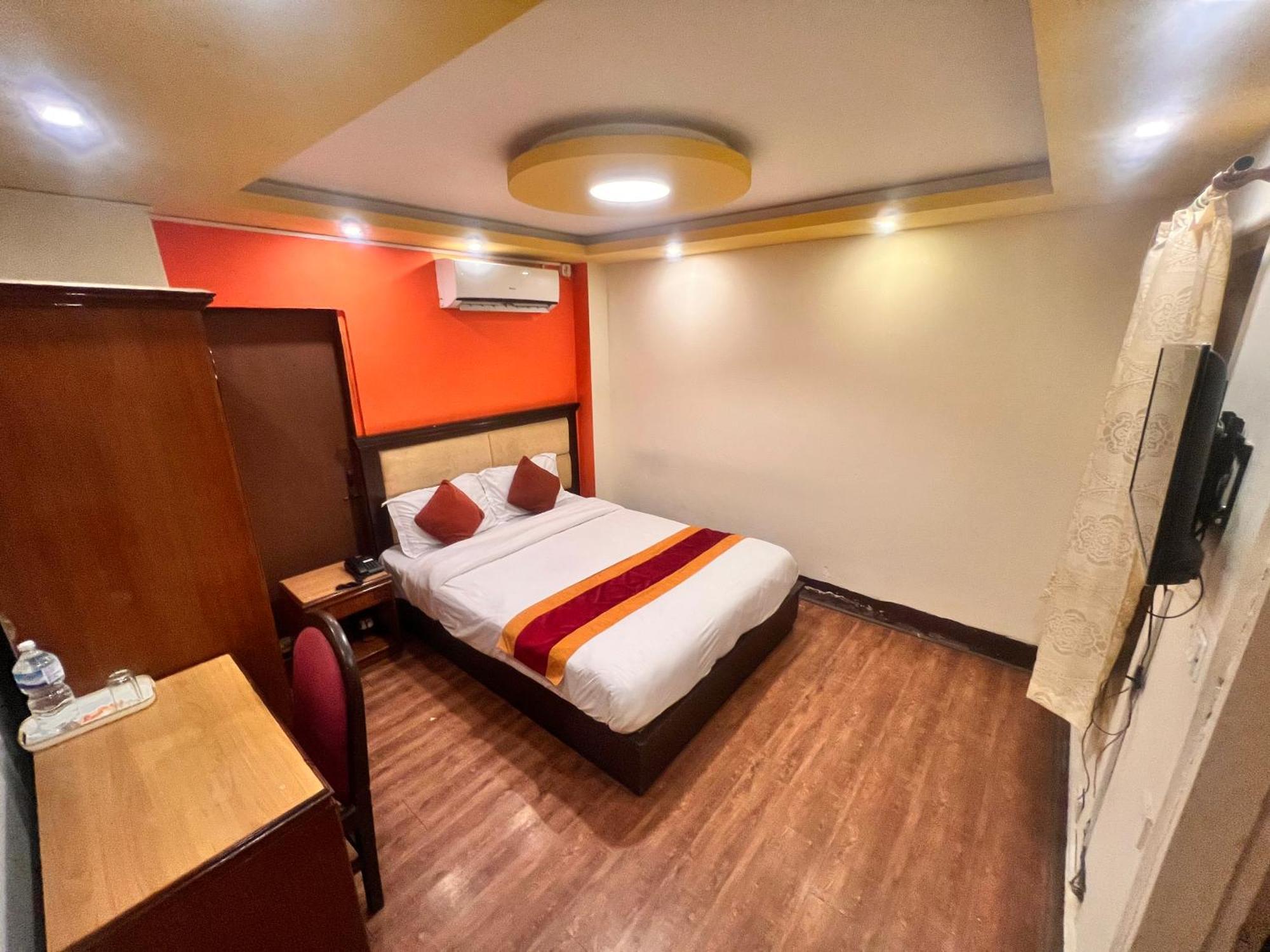 Trekkers Hotel 3*