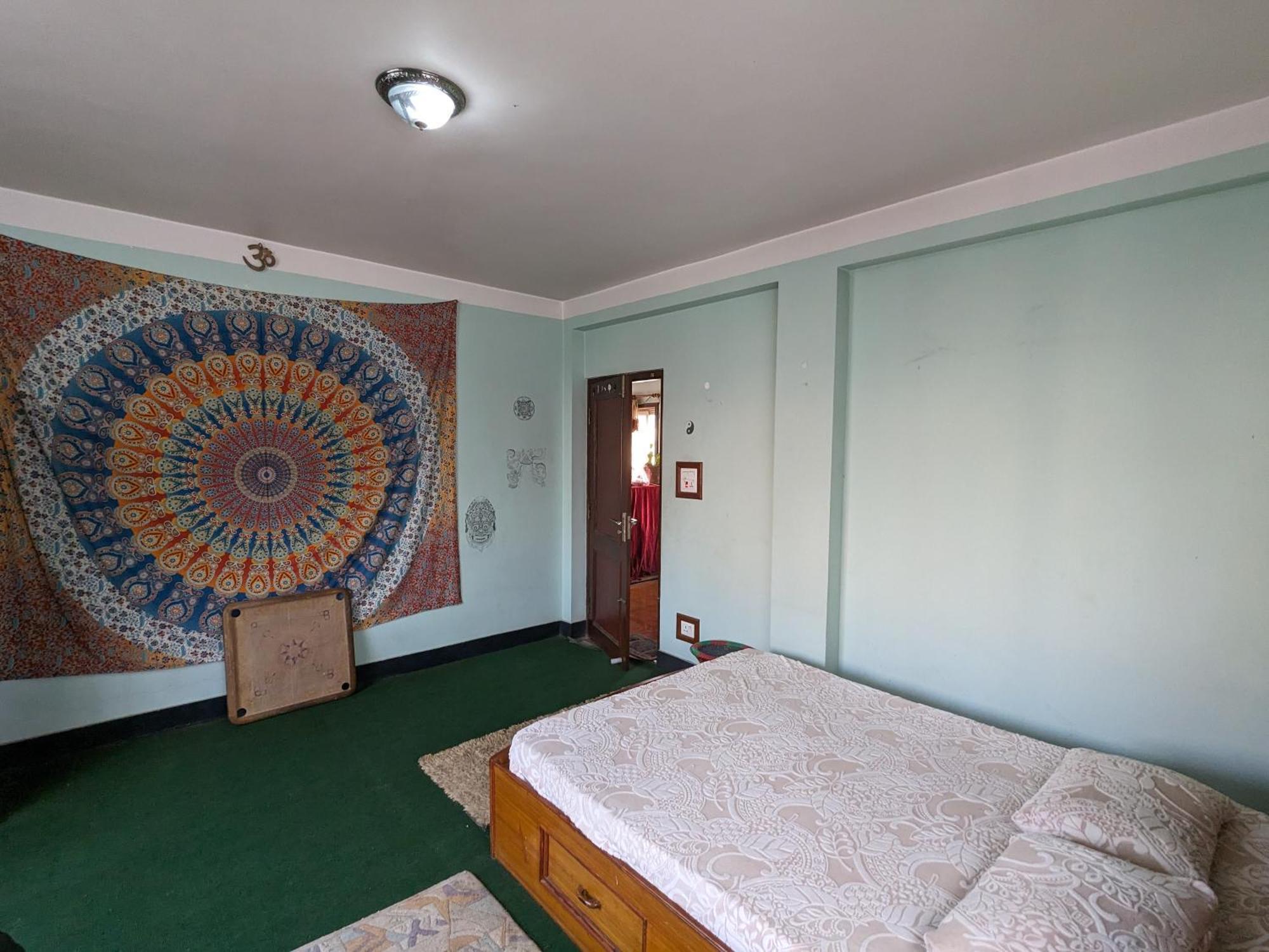 Family With Rooftop Access And Mountain View Homestay
