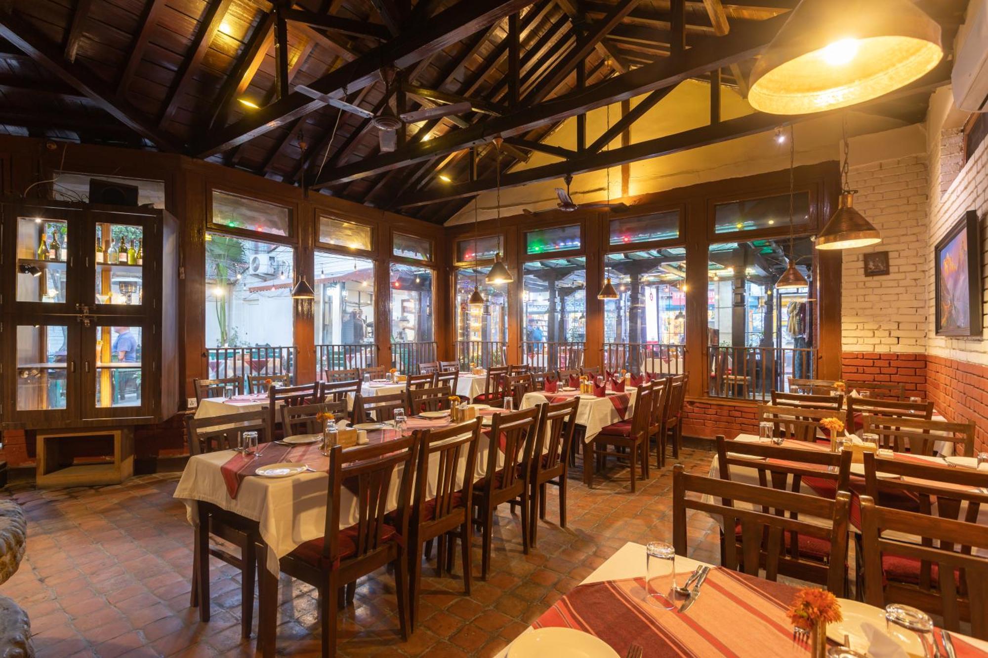 Aawas Boutique 3*