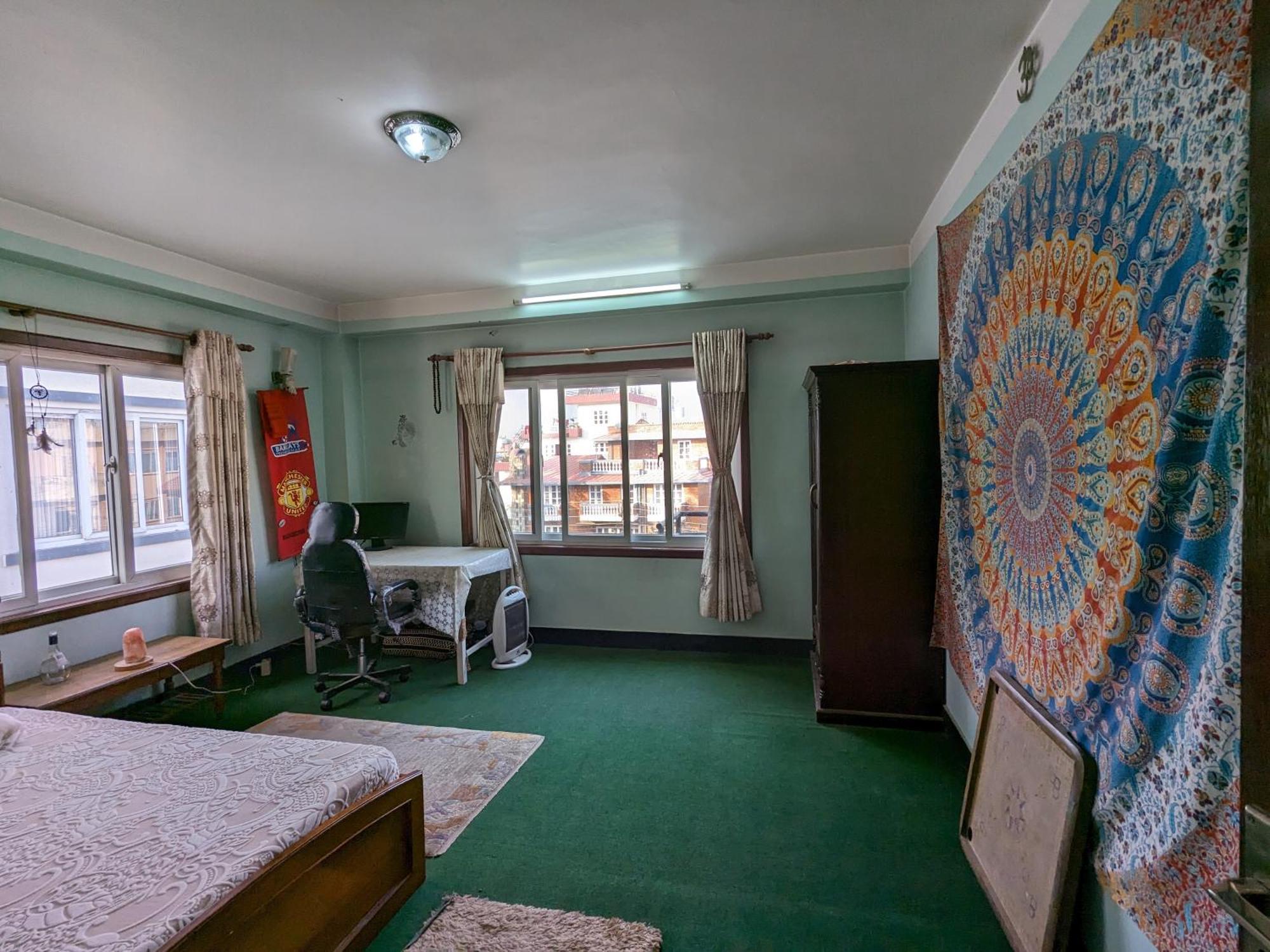 Homestay Family With Rooftop Access And Mountain View *