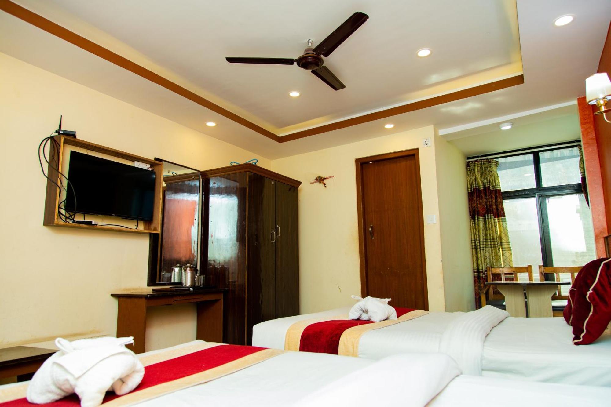 Everest Regency 3*