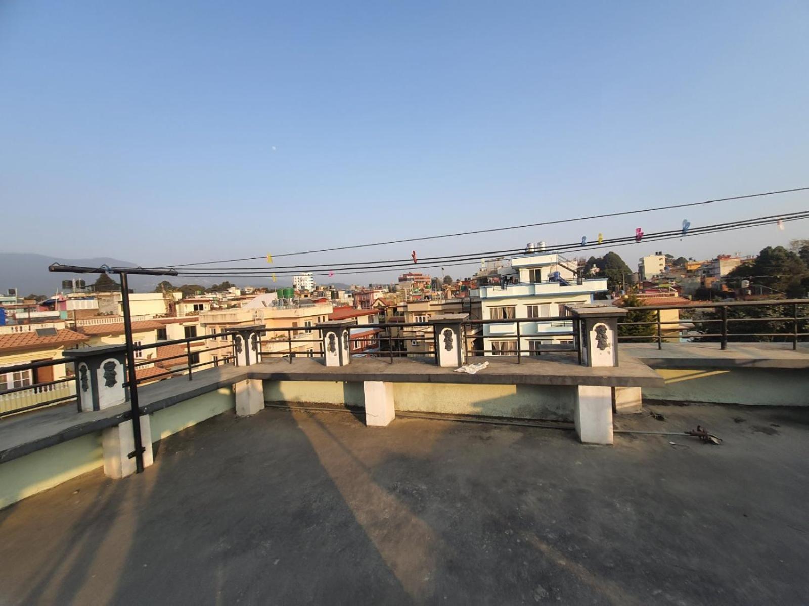 Family With Rooftop Access And Mountain View *