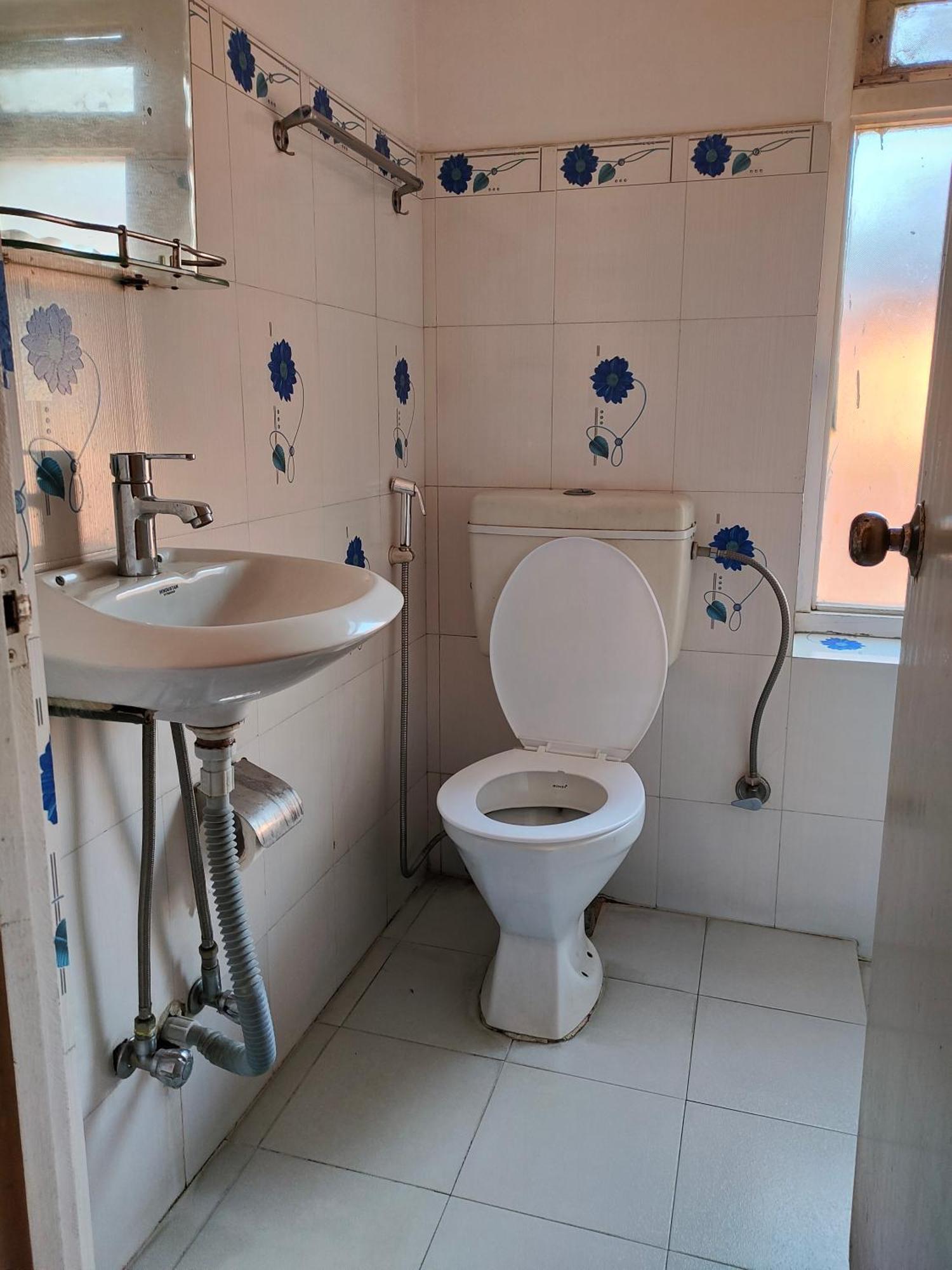 Family Peace House, 2*