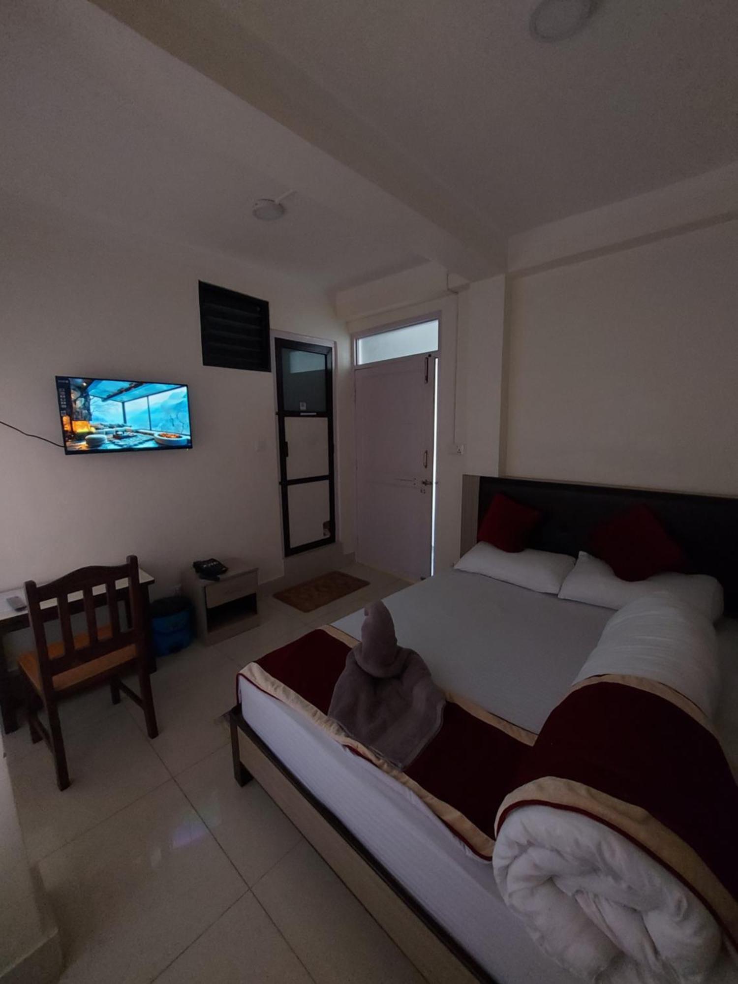 Hotel Om Bramha *