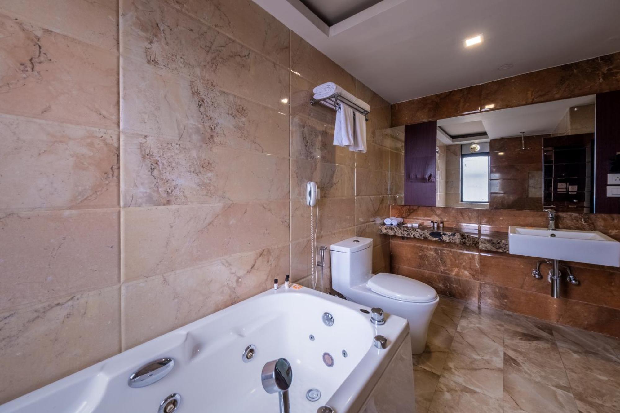 Mahabir Palace 4*
