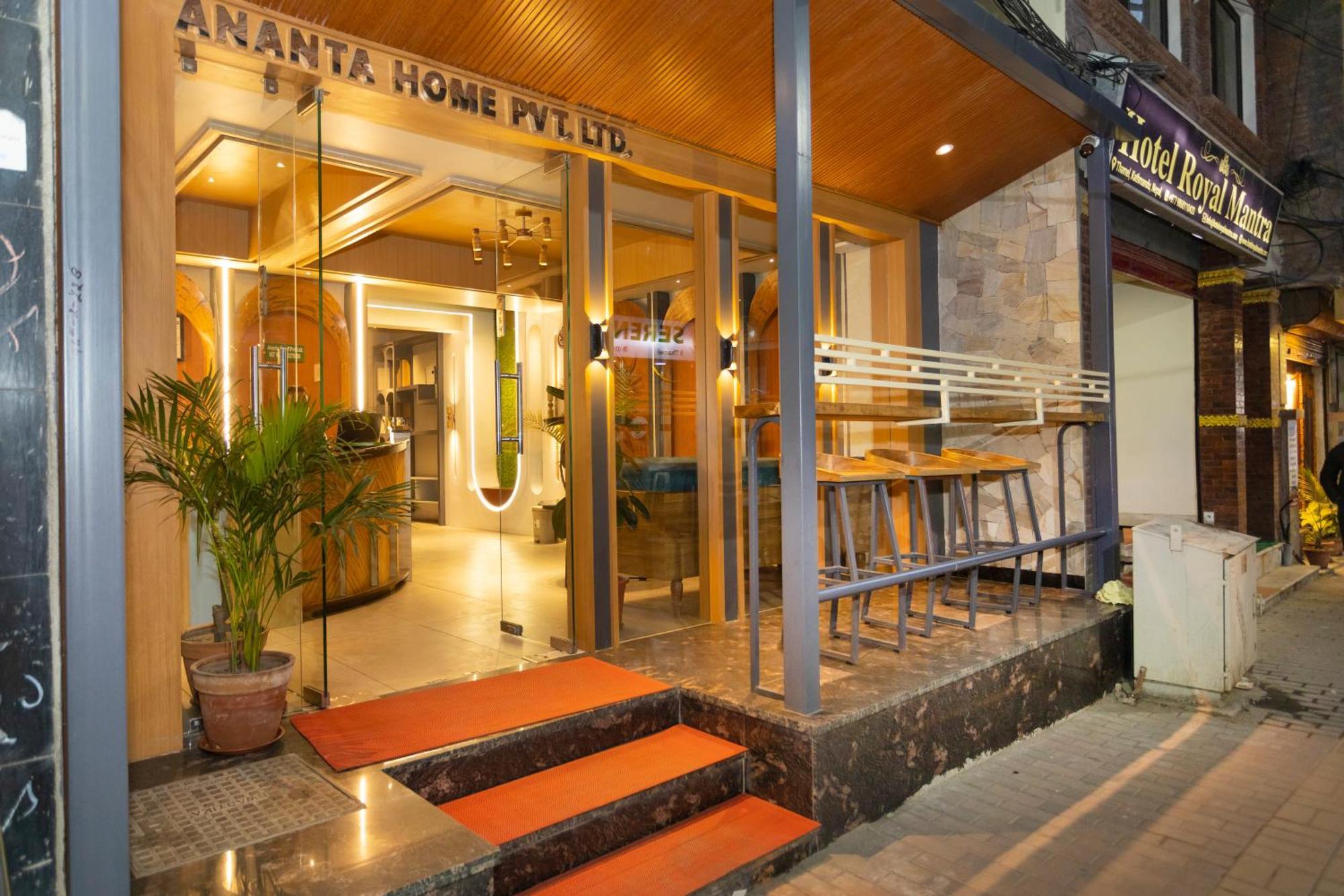 Ananta Hotel 3*